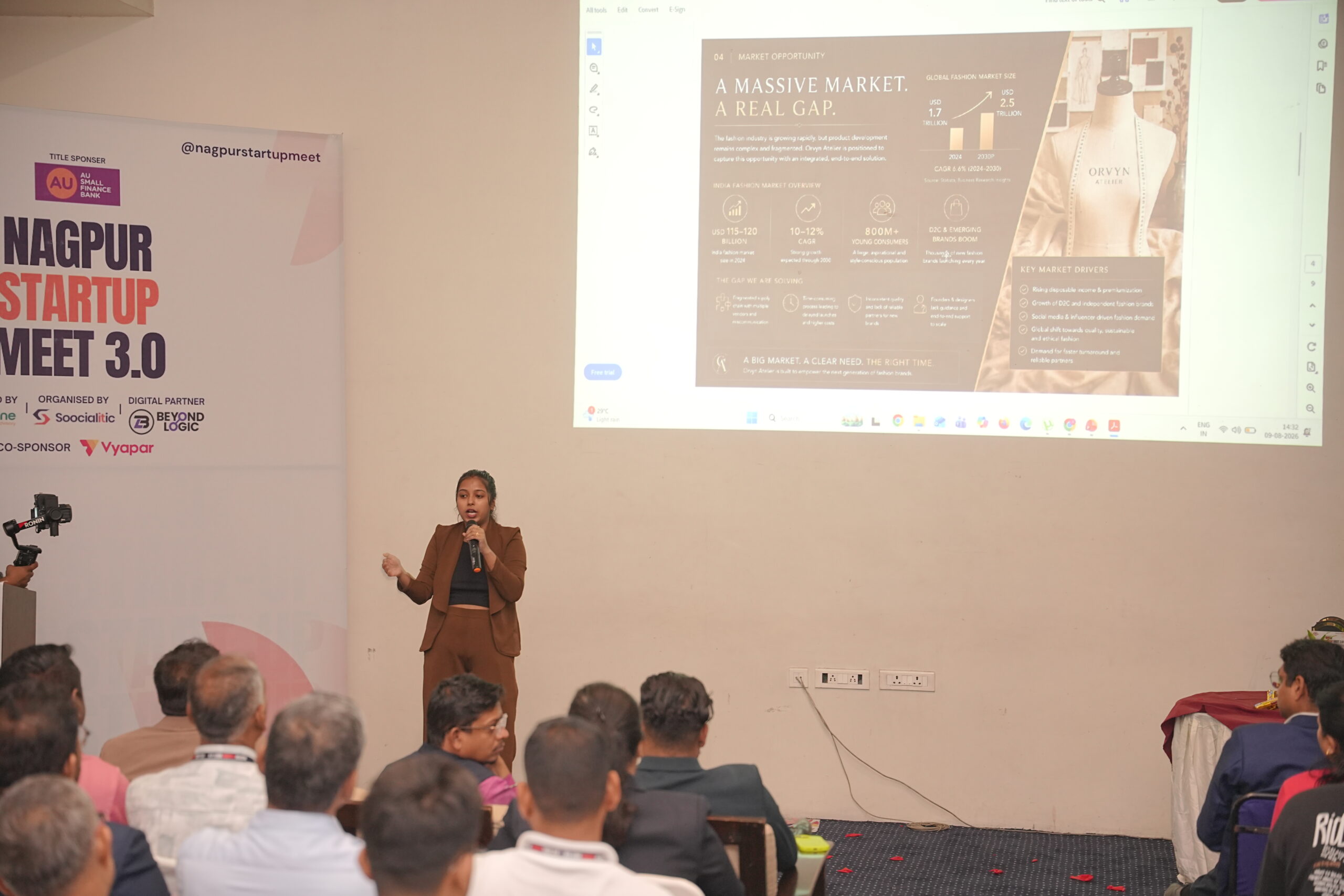 Founder presenting at Nagpur Startup Meet